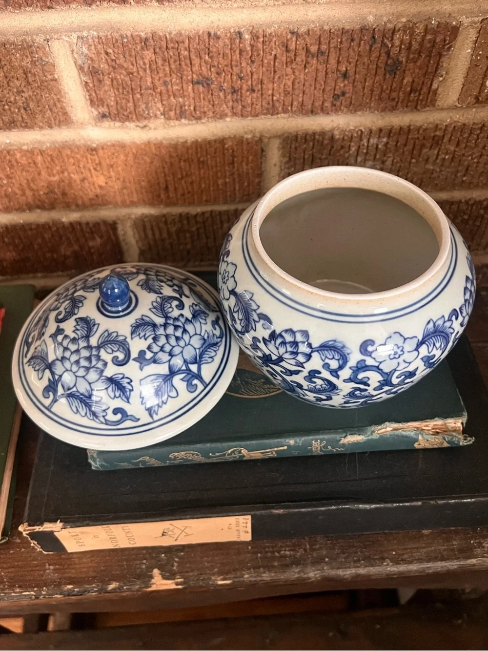 Williams Sonoma Lidded Ceramic Petite Ginger Jar
